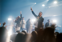Miel San Marcos y Gateway Worship unen sus voces en «CRISTO», una poderosa versión bilingüe grabada en vivo
